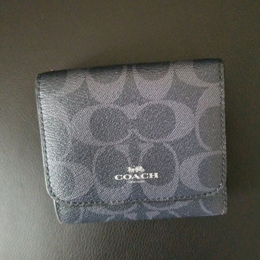 Wallets - Picture 2 of 11